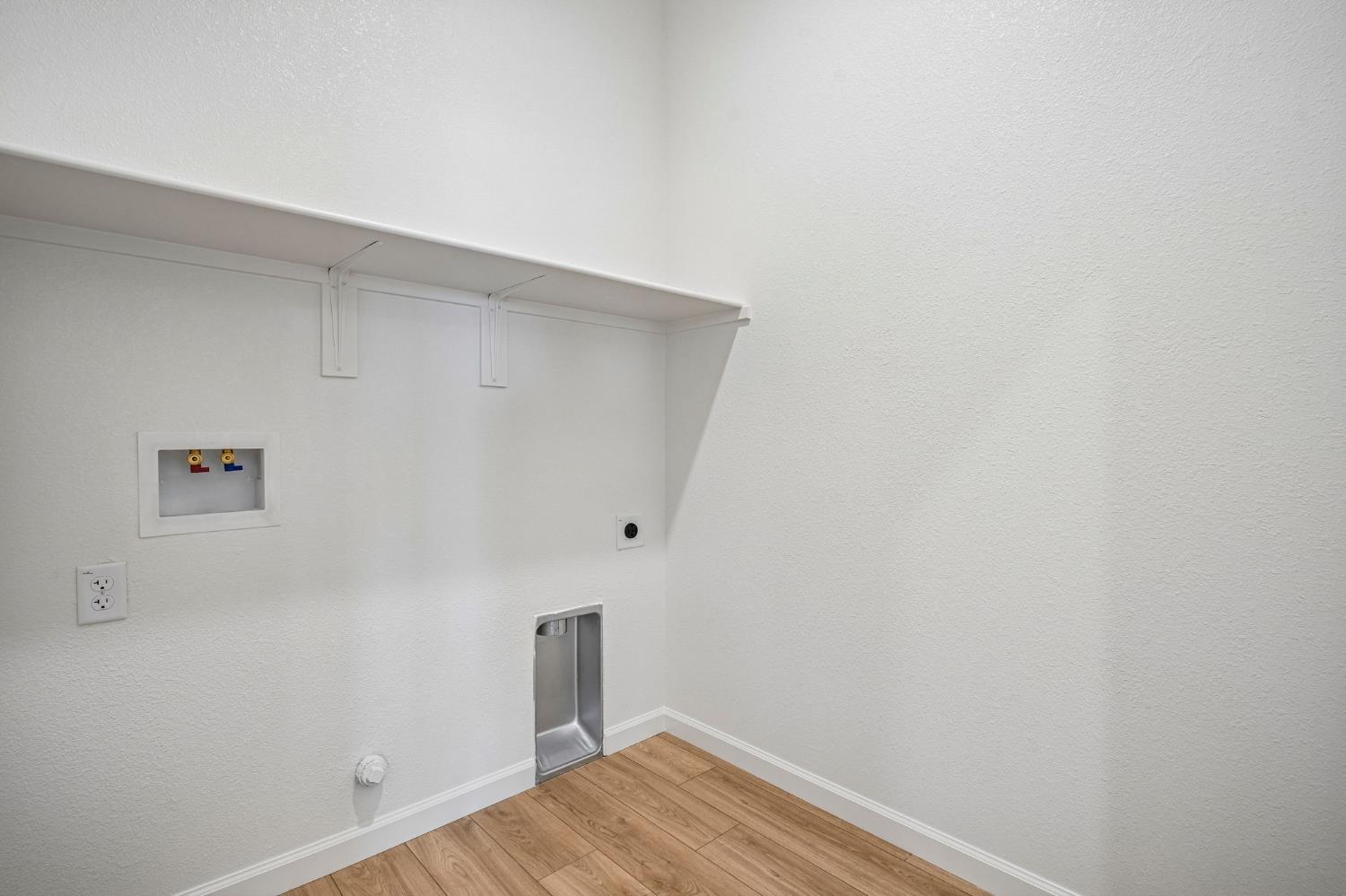 2621 Red Tail Hawk Rd, Modesto, CA 95357
