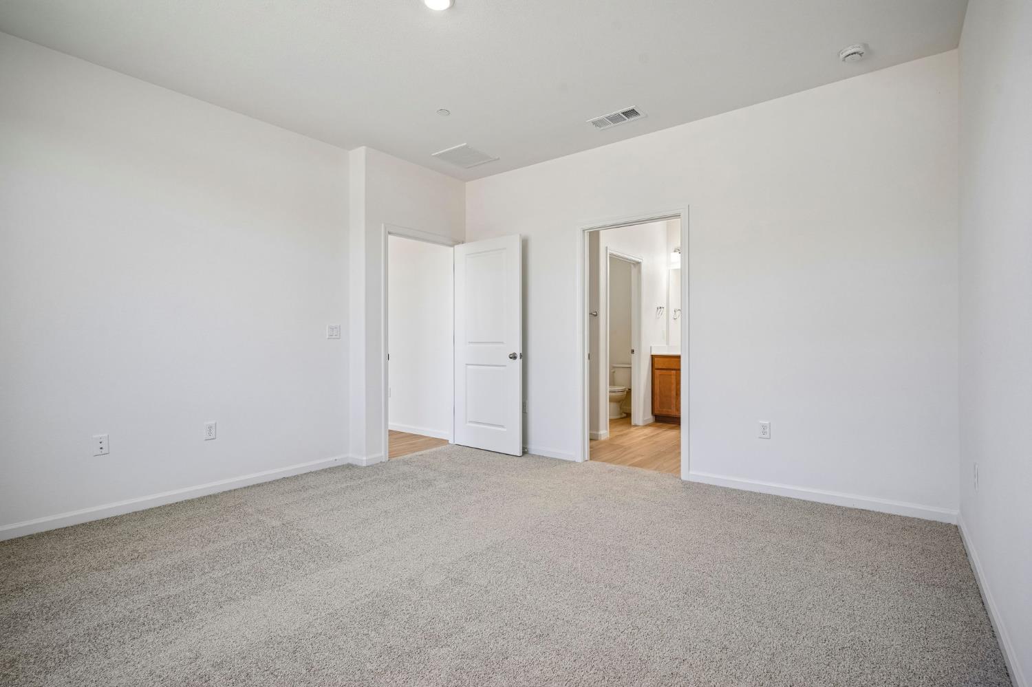 2621 Red Tail Hawk Rd, Modesto, CA 95357