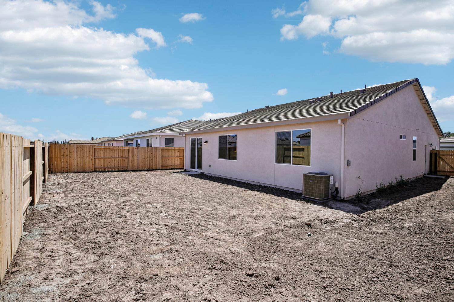 2621 Red Tail Hawk Rd, Modesto, CA 95357