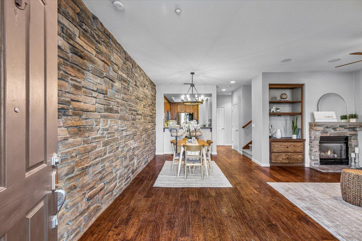 575 Wild Stallion Dr #15, Oakdale, CA 95361