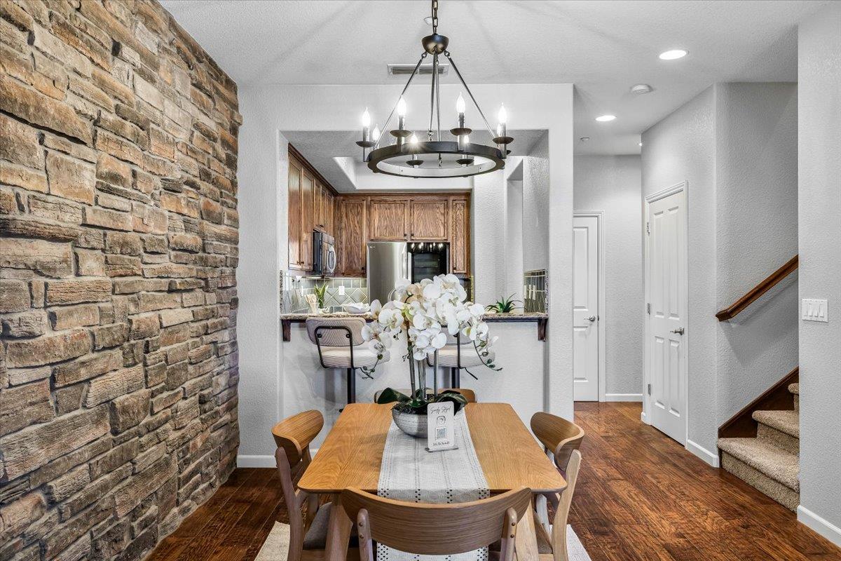 575 Wild Stallion Dr #15, Oakdale, CA 95361