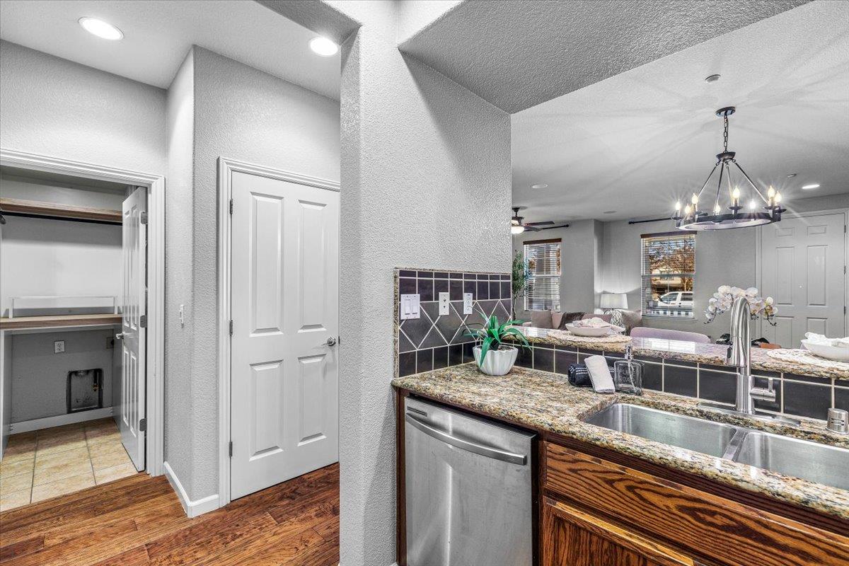 575 Wild Stallion Dr #15, Oakdale, CA 95361