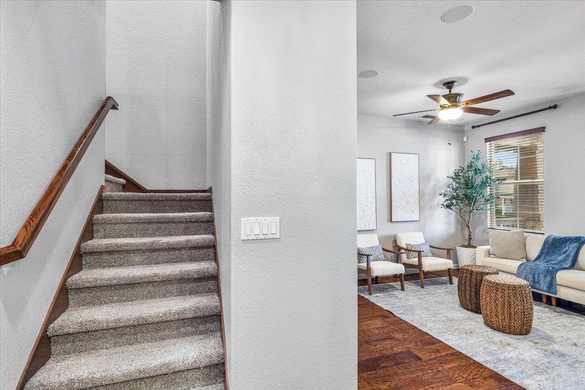 575 Wild Stallion Dr #15, Oakdale, CA 95361