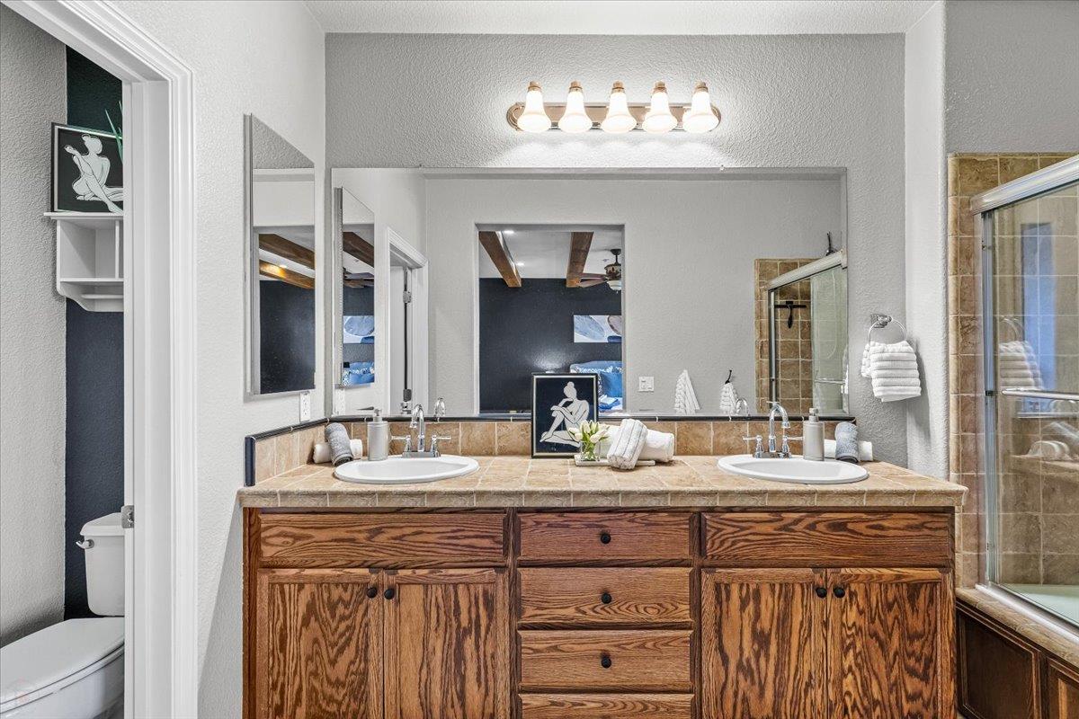 575 Wild Stallion Dr #15, Oakdale, CA 95361