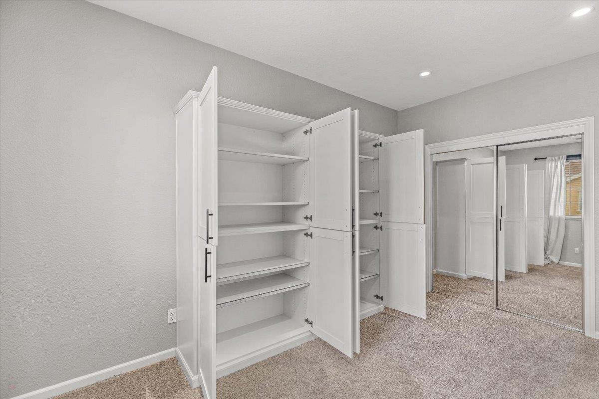 575 Wild Stallion Dr #15, Oakdale, CA 95361