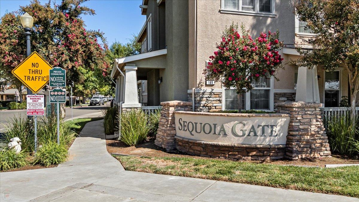 575 Wild Stallion Dr #15, Oakdale, CA 95361