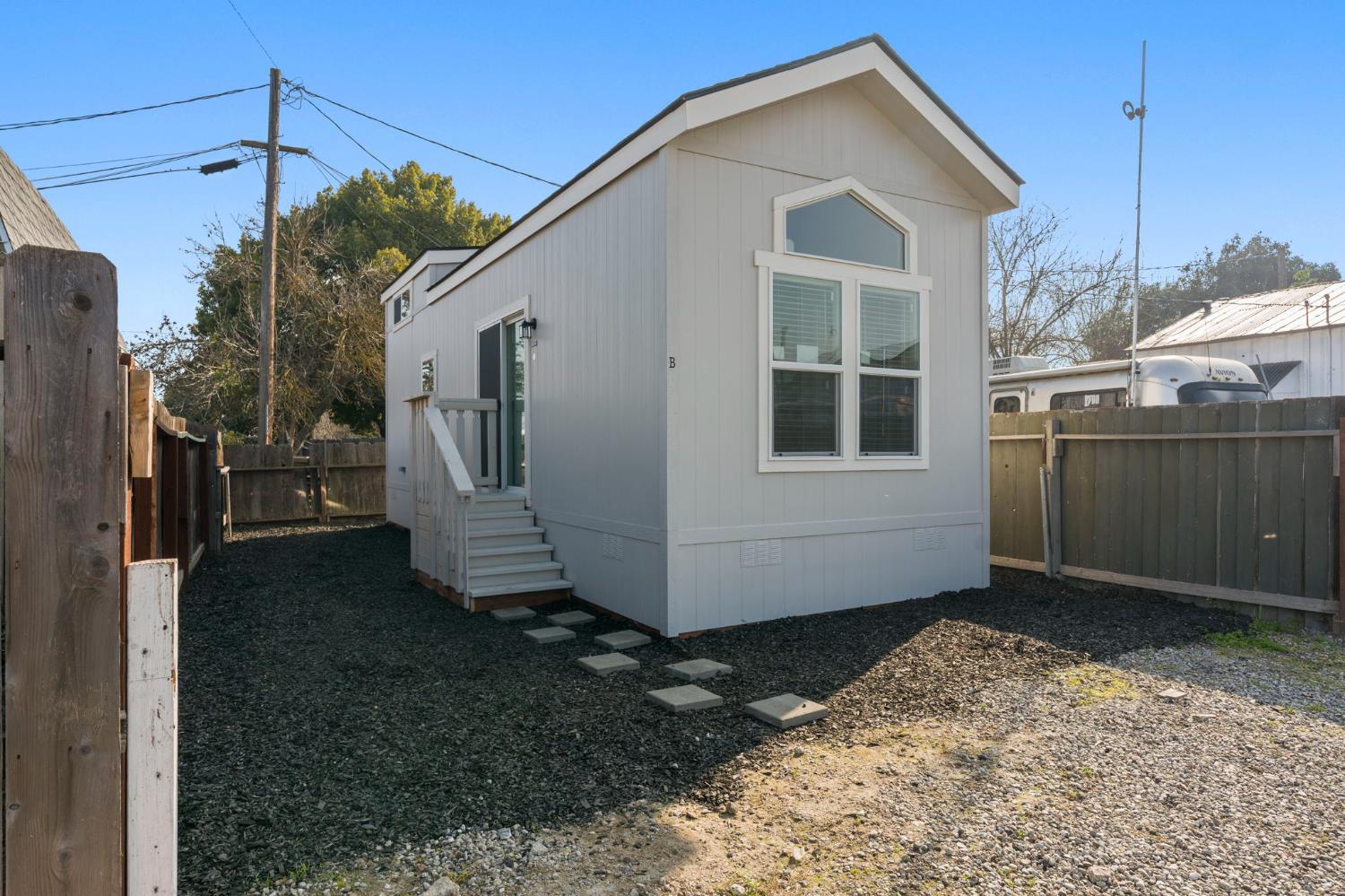 1412 S 1st St #B, Turlock, CA 95380