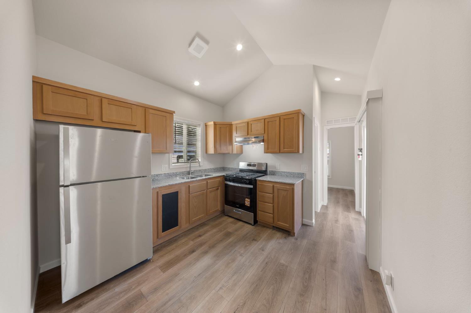 1412 S 1st St #B, Turlock, CA 95380