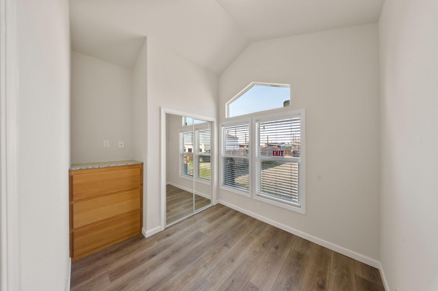 1412 S 1st St #B, Turlock, CA 95380