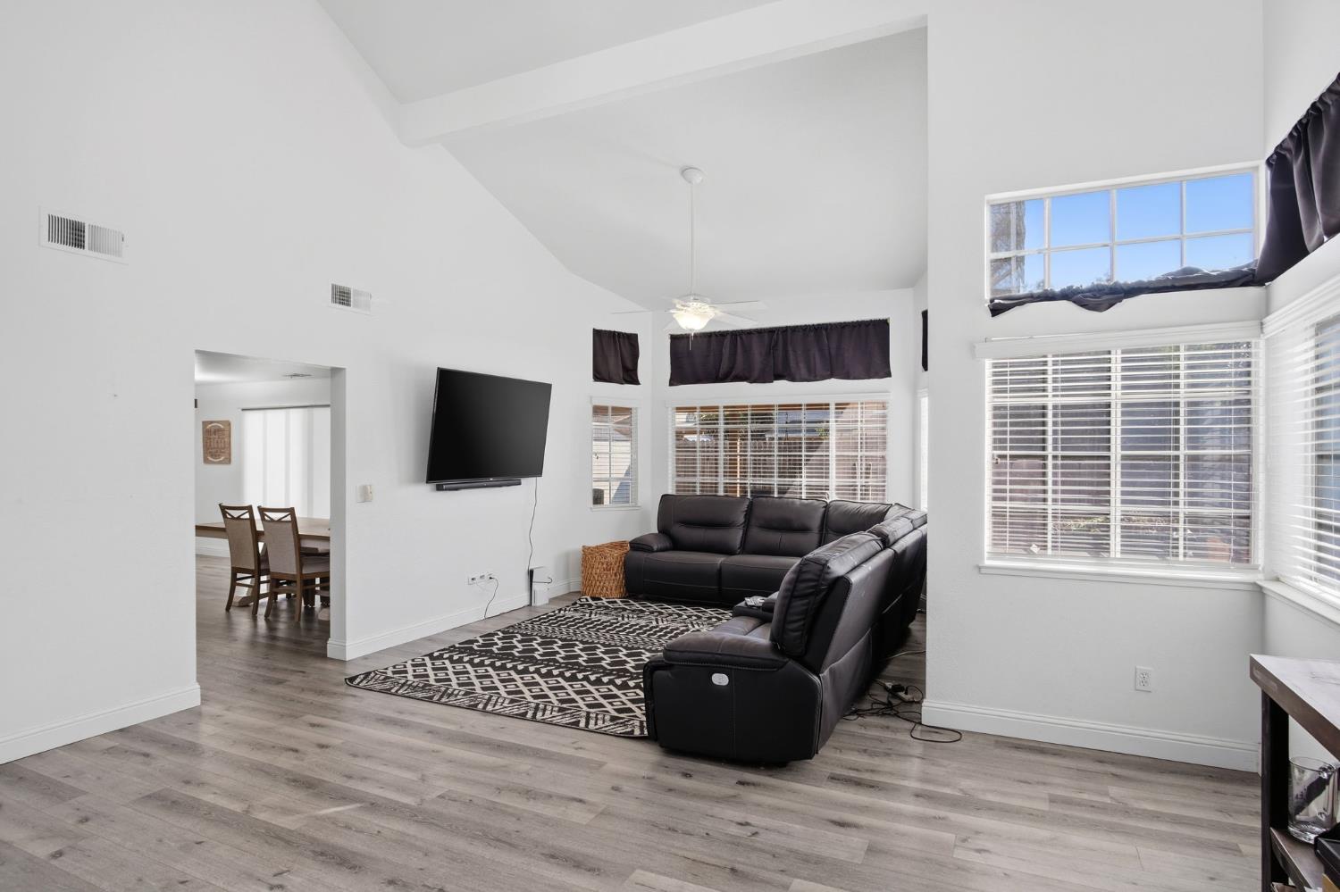 3816 Wichita Way, Modesto, CA 95357