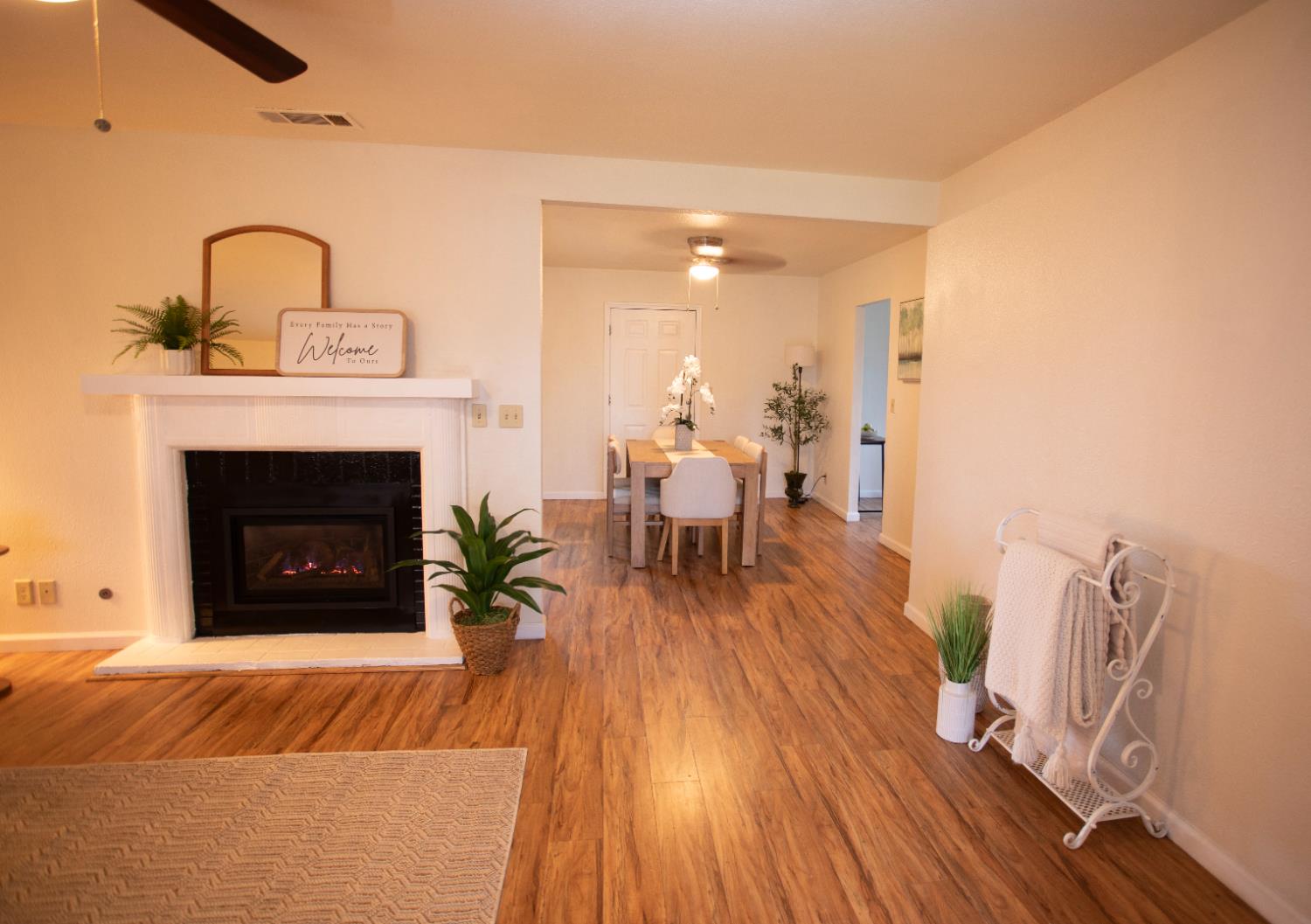 206 S Lee Ave, Oakdale, CA 95361