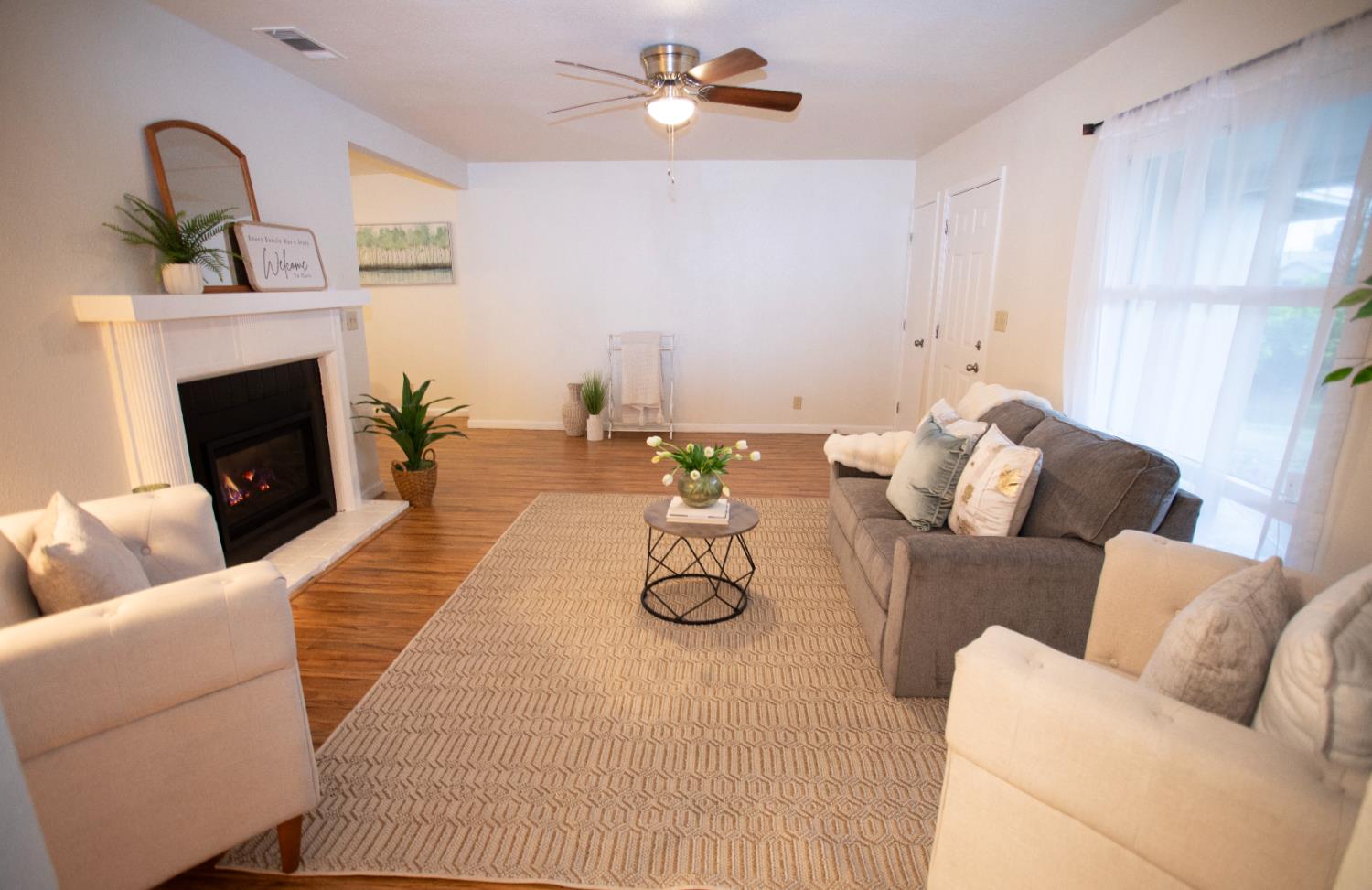 206 S Lee Ave, Oakdale, CA 95361