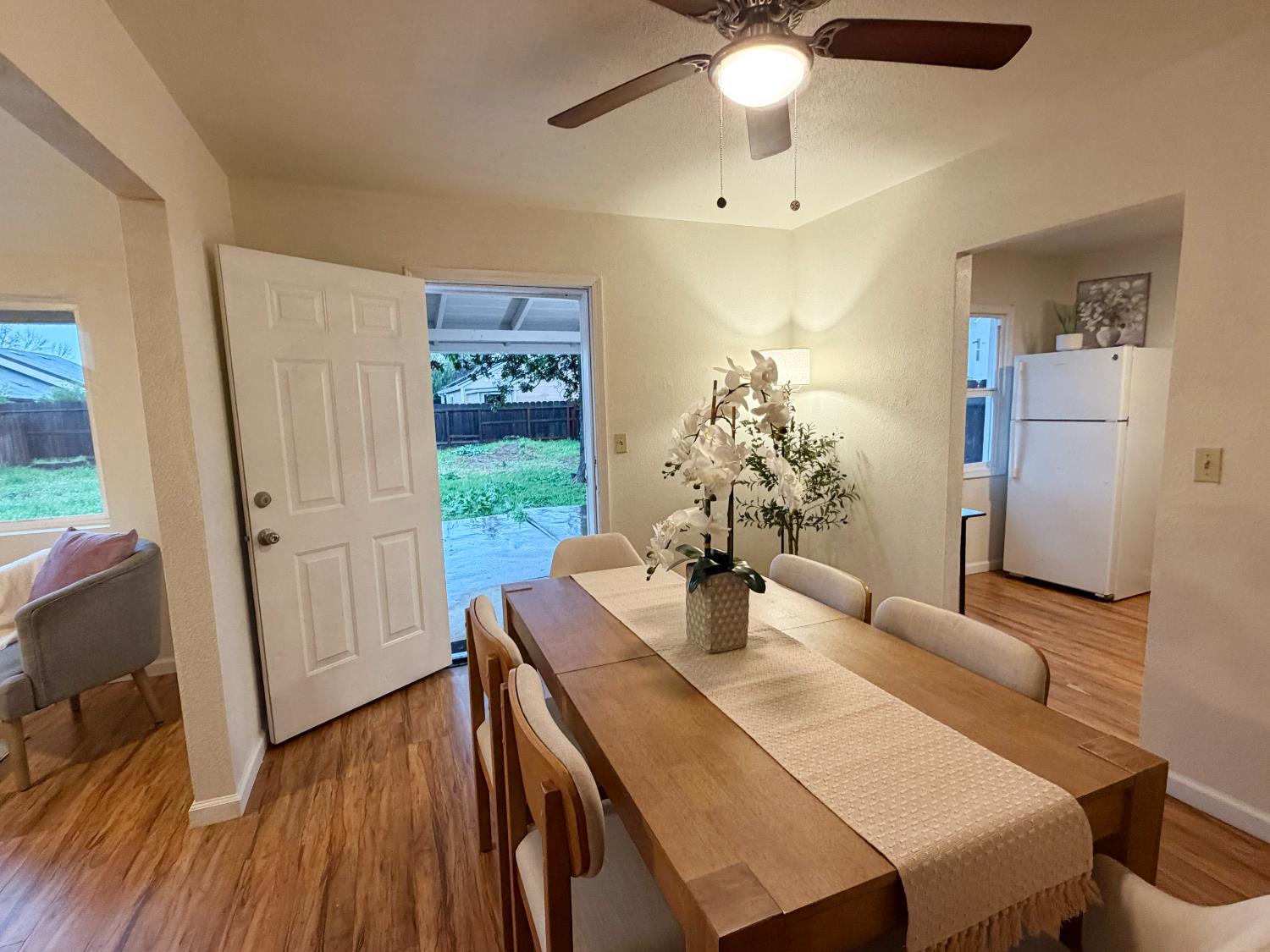 206 S Lee Ave, Oakdale, CA 95361