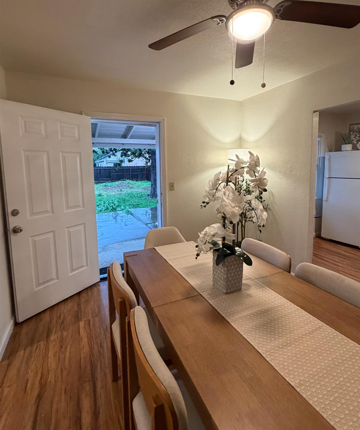 206 S Lee Ave, Oakdale, CA 95361