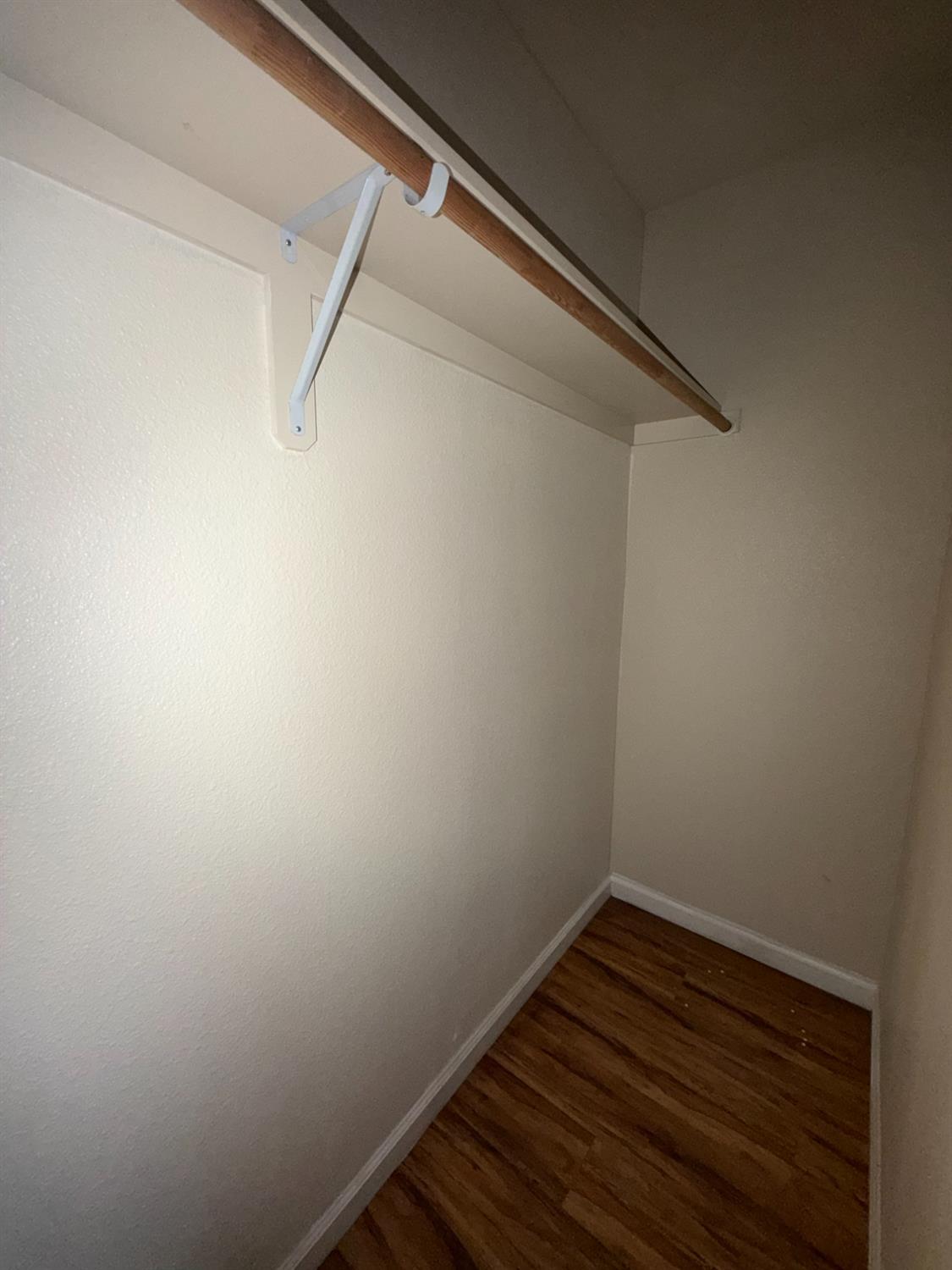 206 S Lee Ave, Oakdale, CA 95361