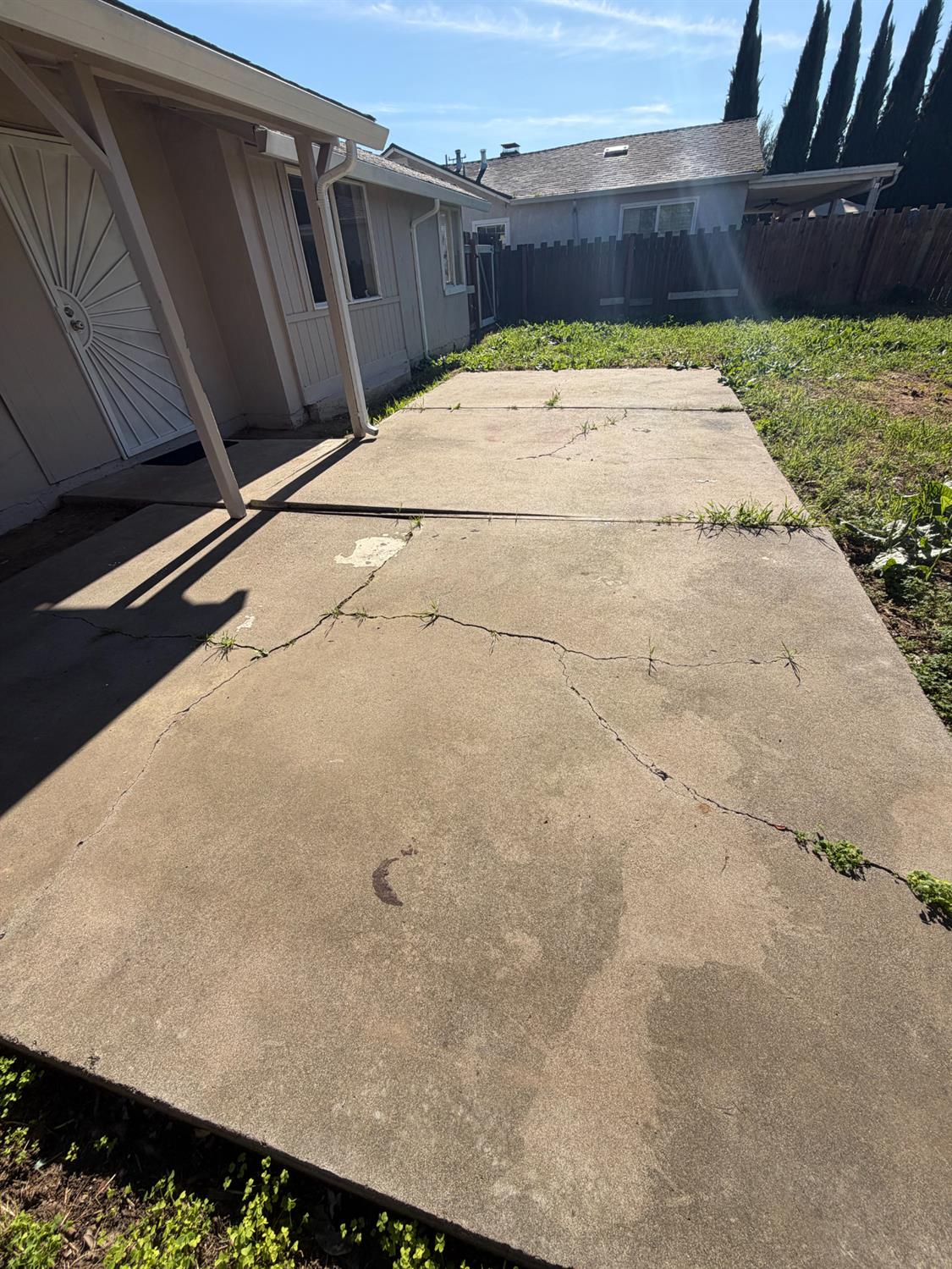 206 S Lee Ave, Oakdale, CA 95361