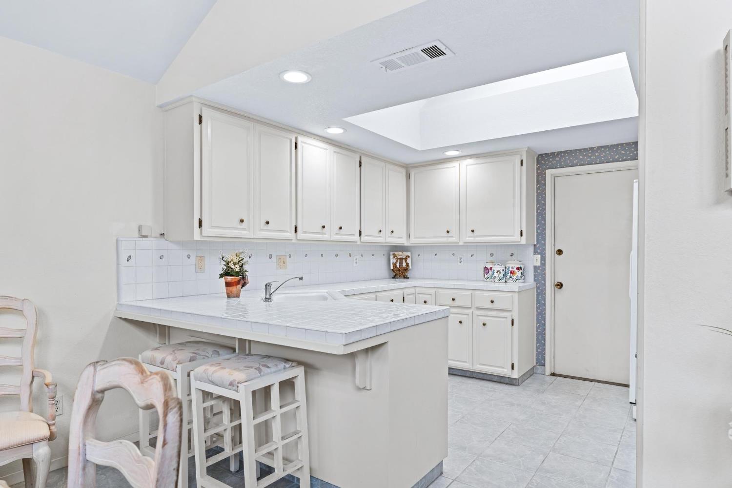 1809 Holly Oak Dr, Modesto, CA 95354