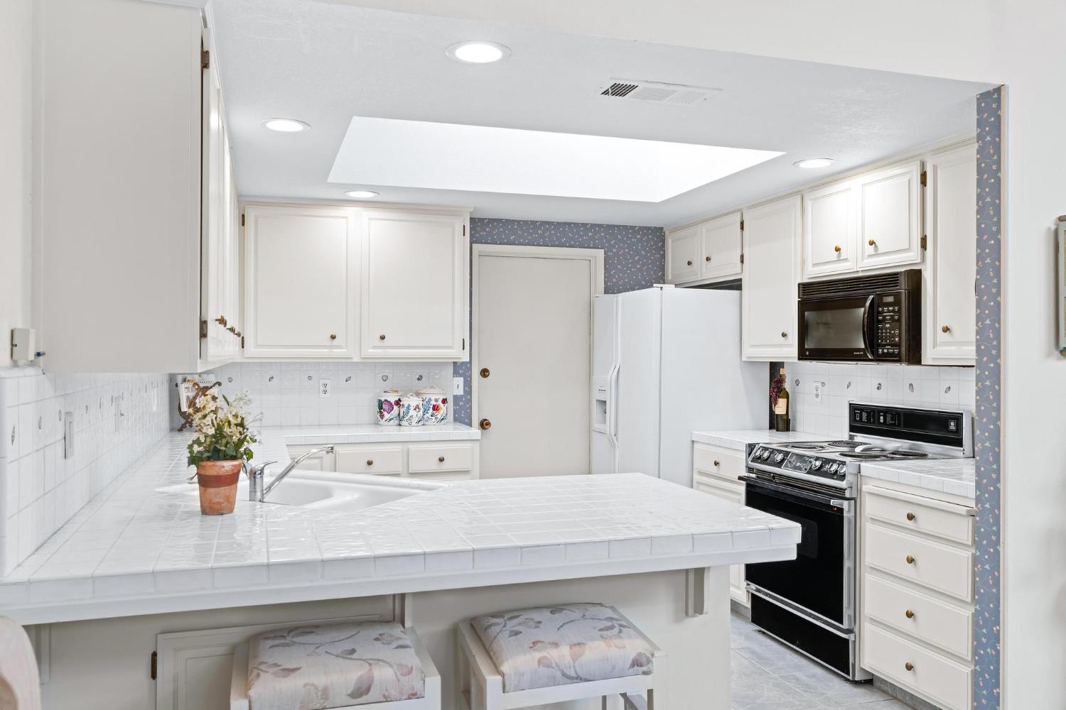 1809 Holly Oak Dr, Modesto, CA 95354