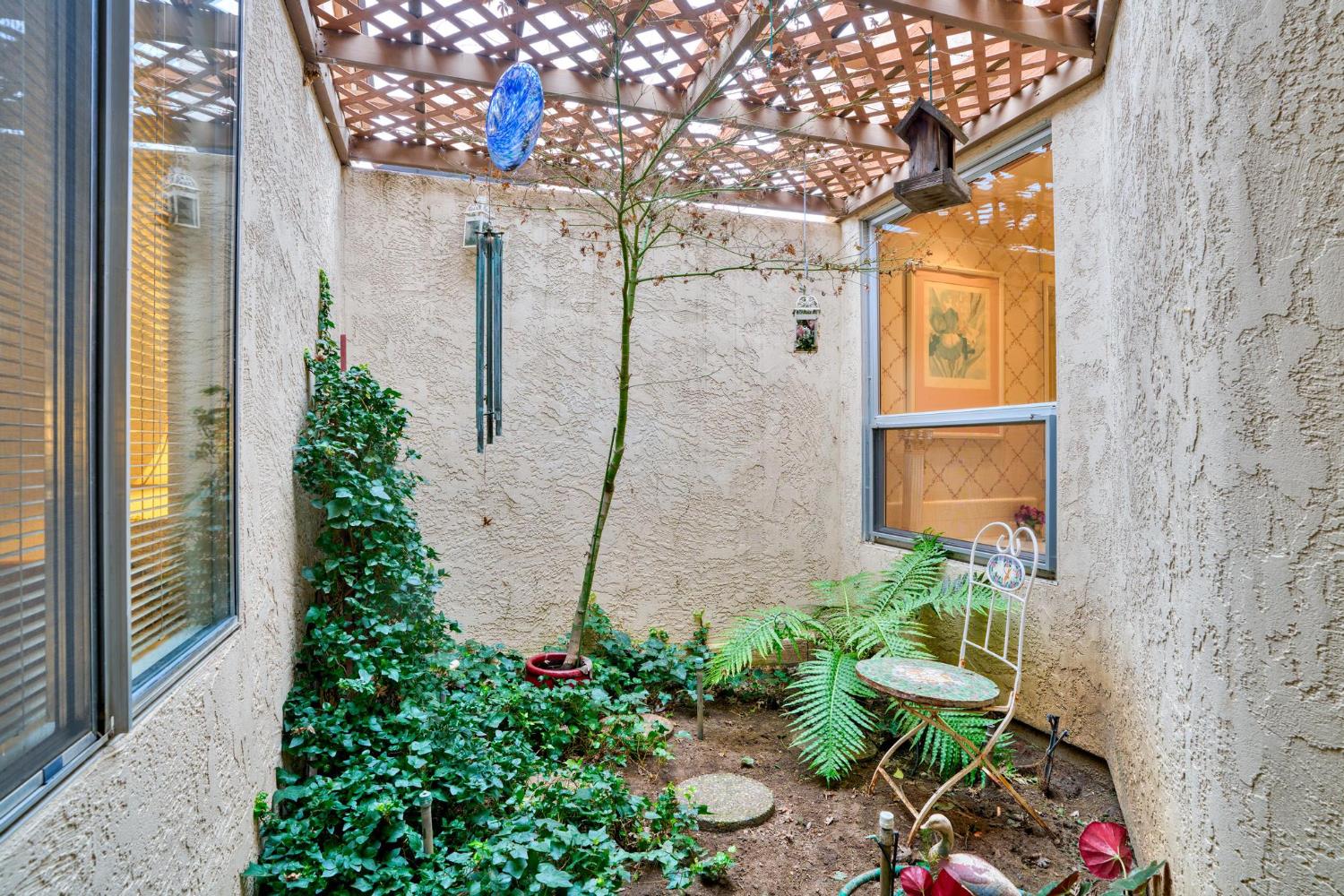 1809 Holly Oak Dr, Modesto, CA 95354