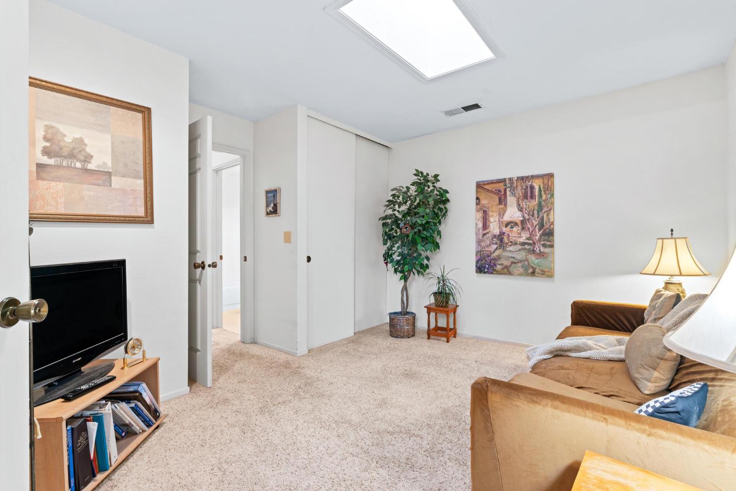 1809 Holly Oak Dr, Modesto, CA 95354