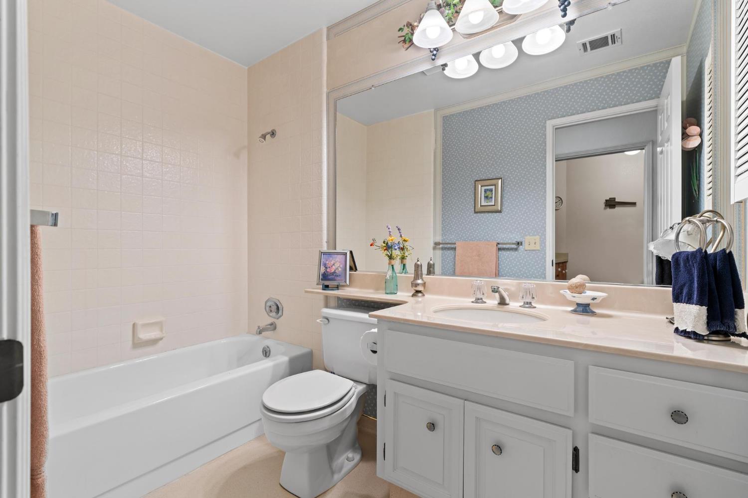 1809 Holly Oak Dr, Modesto, CA 95354