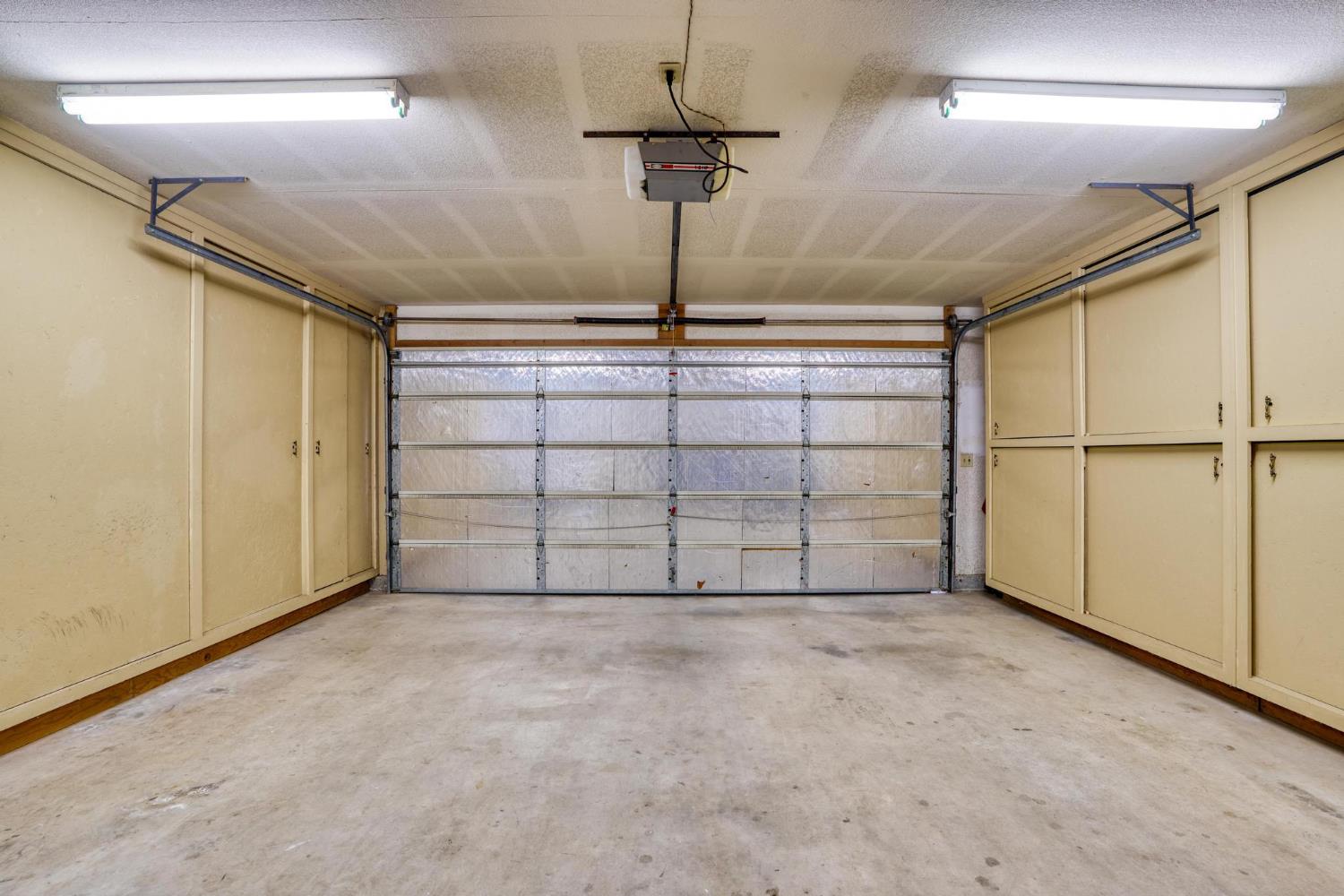 1809 Holly Oak Dr, Modesto, CA 95354