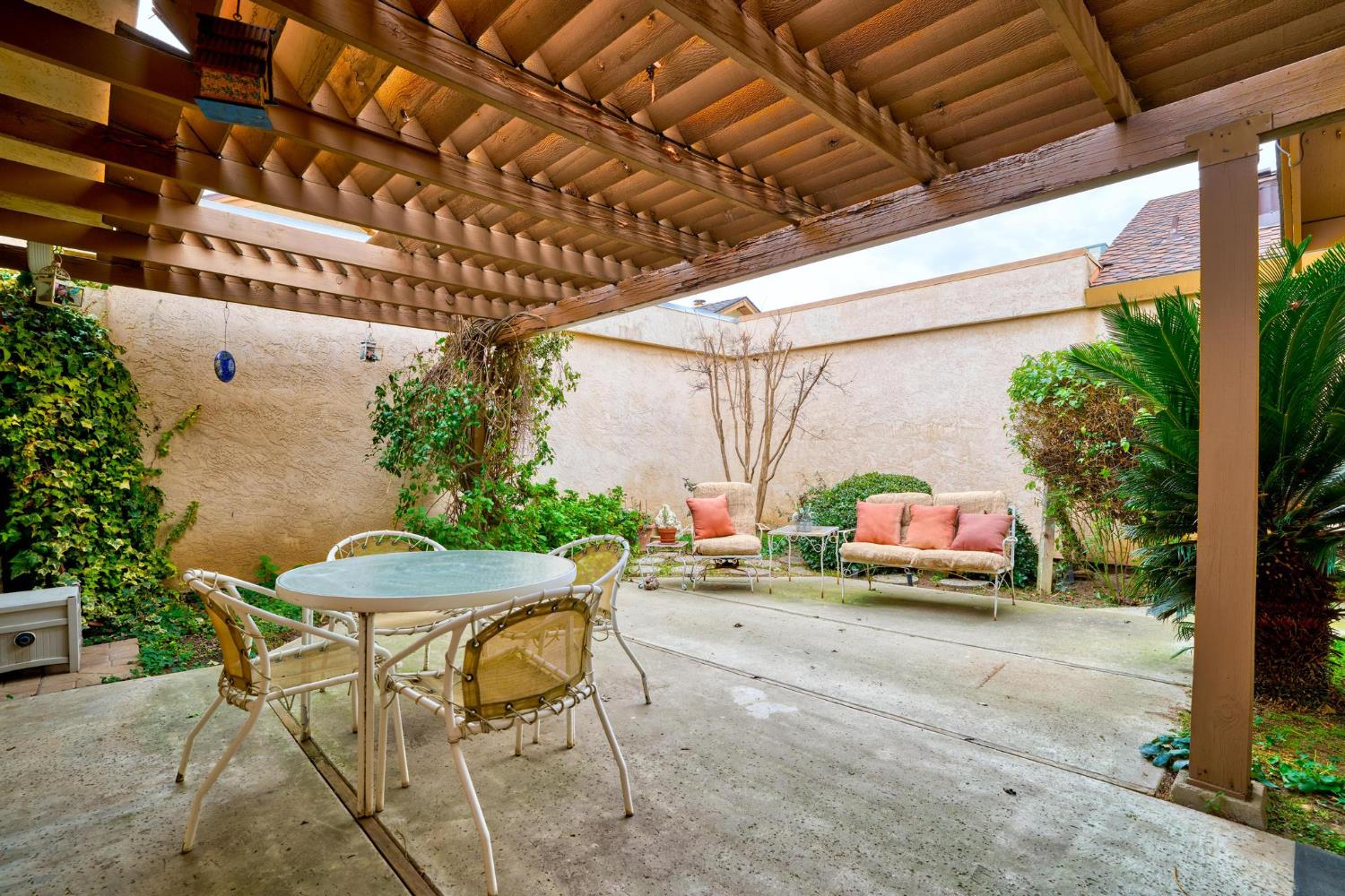 1809 Holly Oak Dr, Modesto, CA 95354