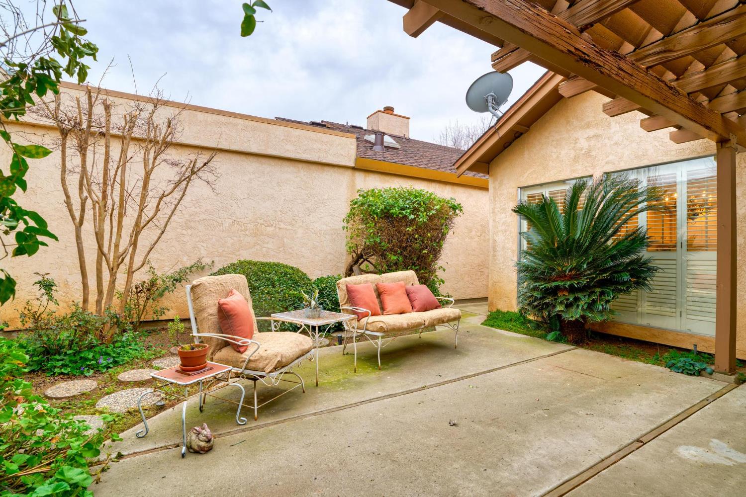 1809 Holly Oak Dr, Modesto, CA 95354