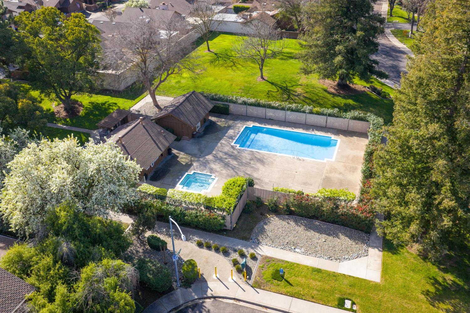 1809 Holly Oak Dr, Modesto, CA 95354