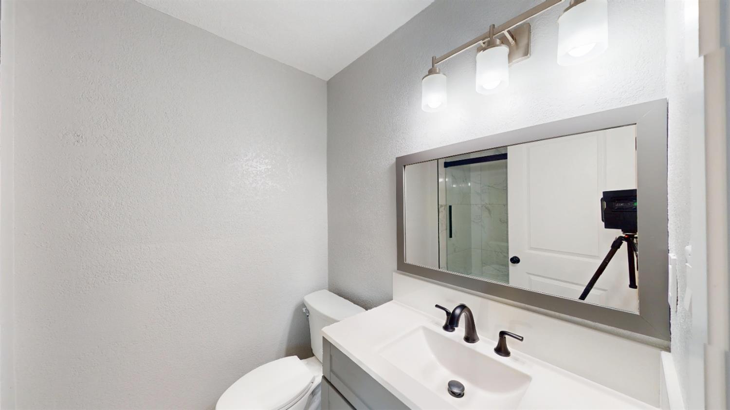 105 Pleasant St, Modesto, CA 95354