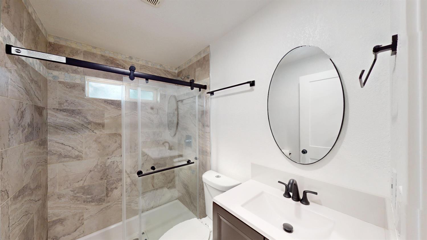 105 Pleasant St, Modesto, CA 95354