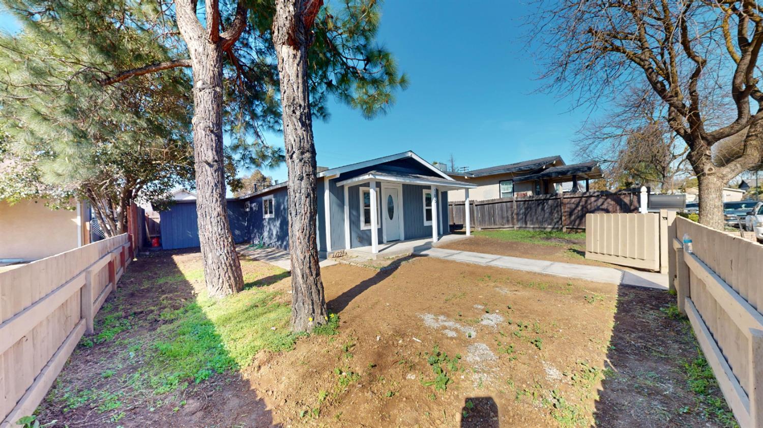 105 Pleasant St, Modesto, CA 95354