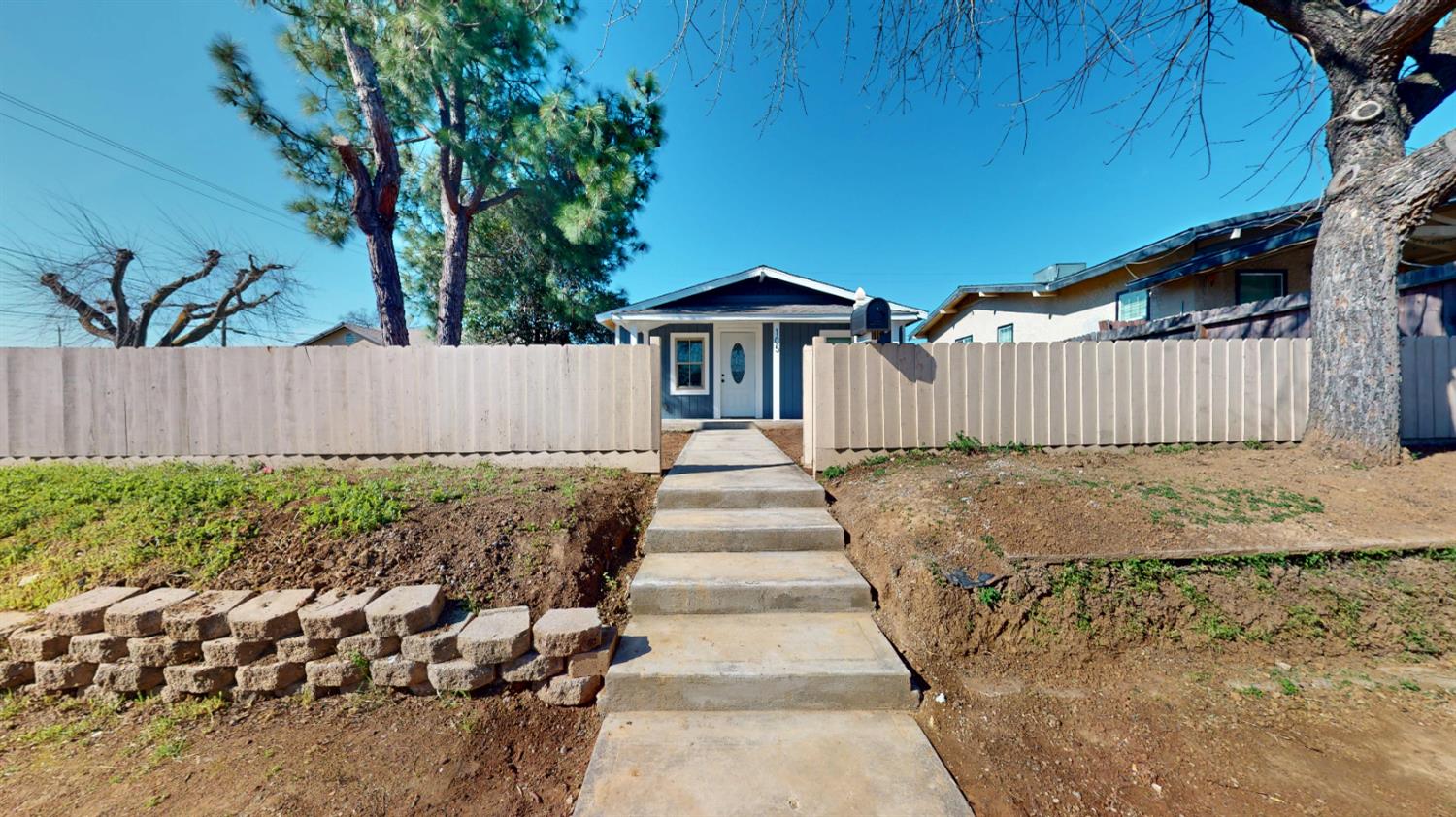 105 Pleasant St, Modesto, CA 95354