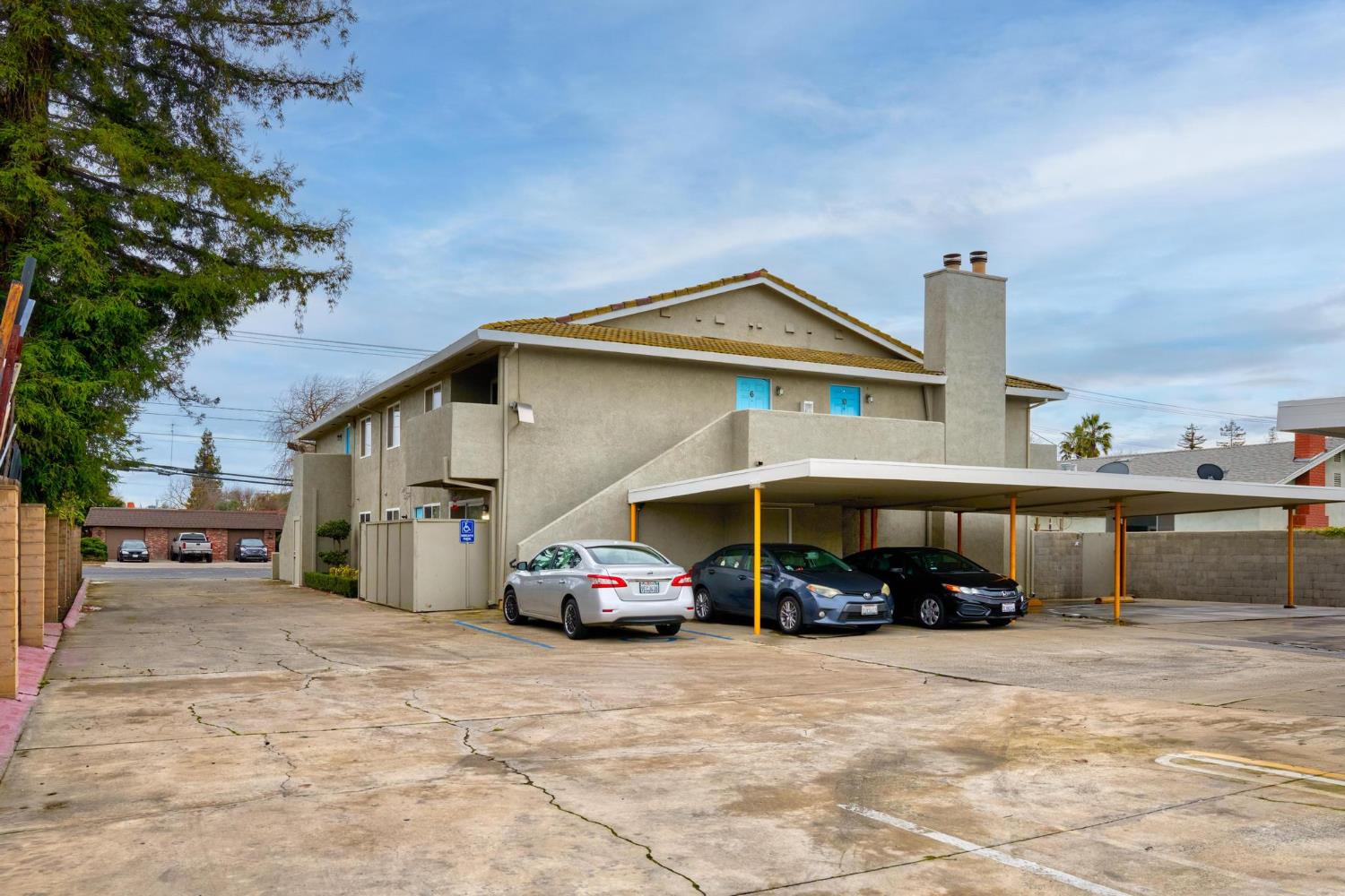 3025 Tully Rd, Modesto, CA 95350