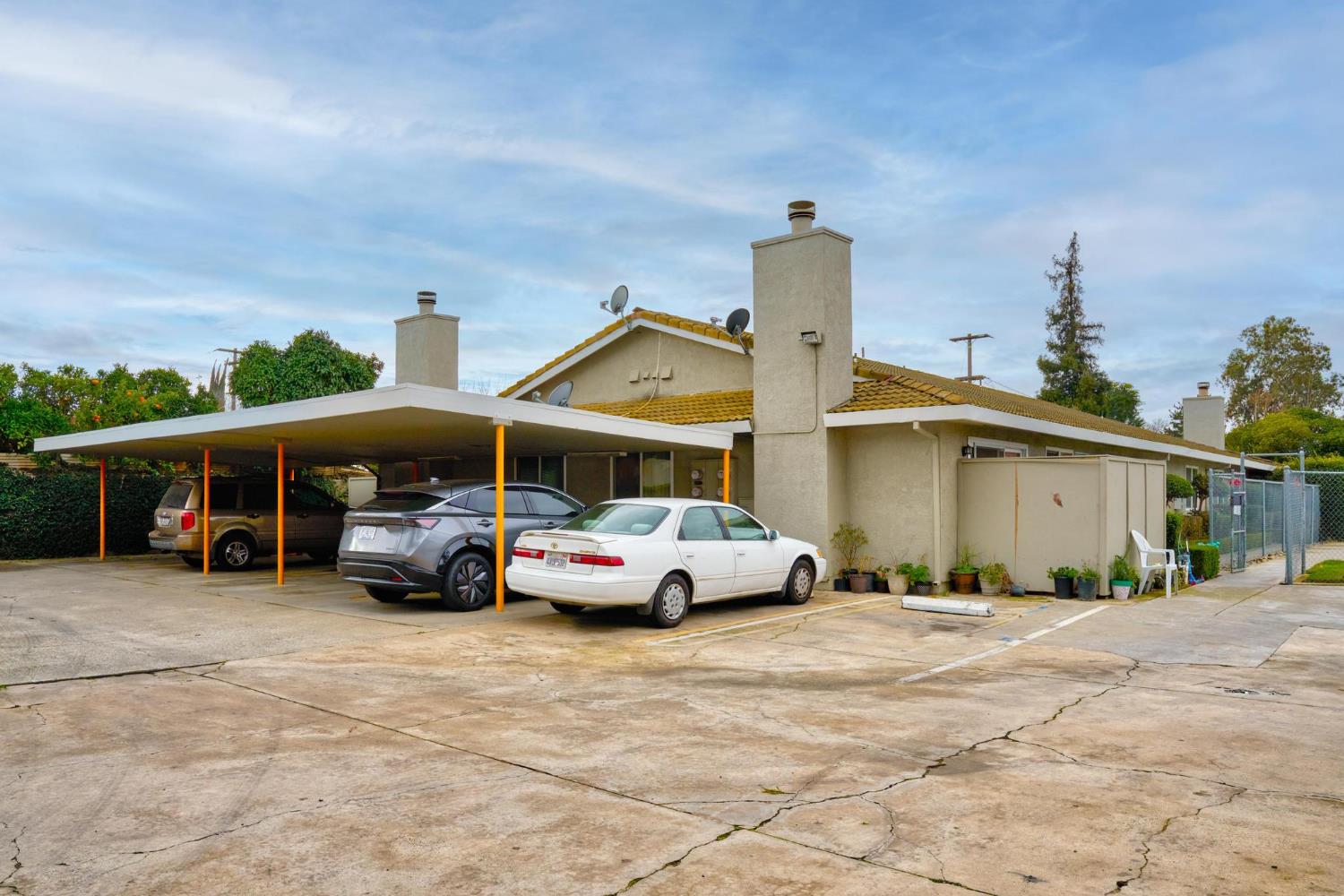 3025 Tully Rd, Modesto, CA 95350