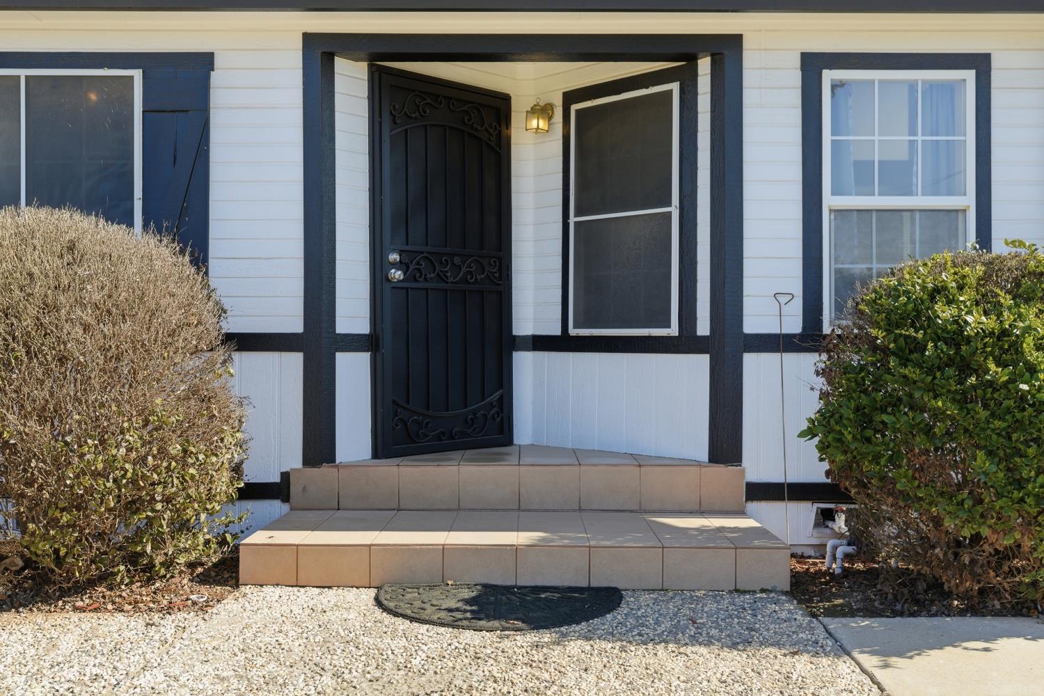 10118 Pioneer Ave, Oakdale, CA 95361