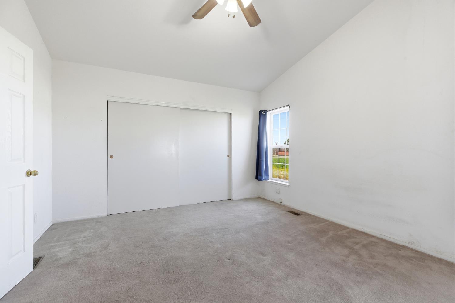 10118 Pioneer Ave, Oakdale, CA 95361