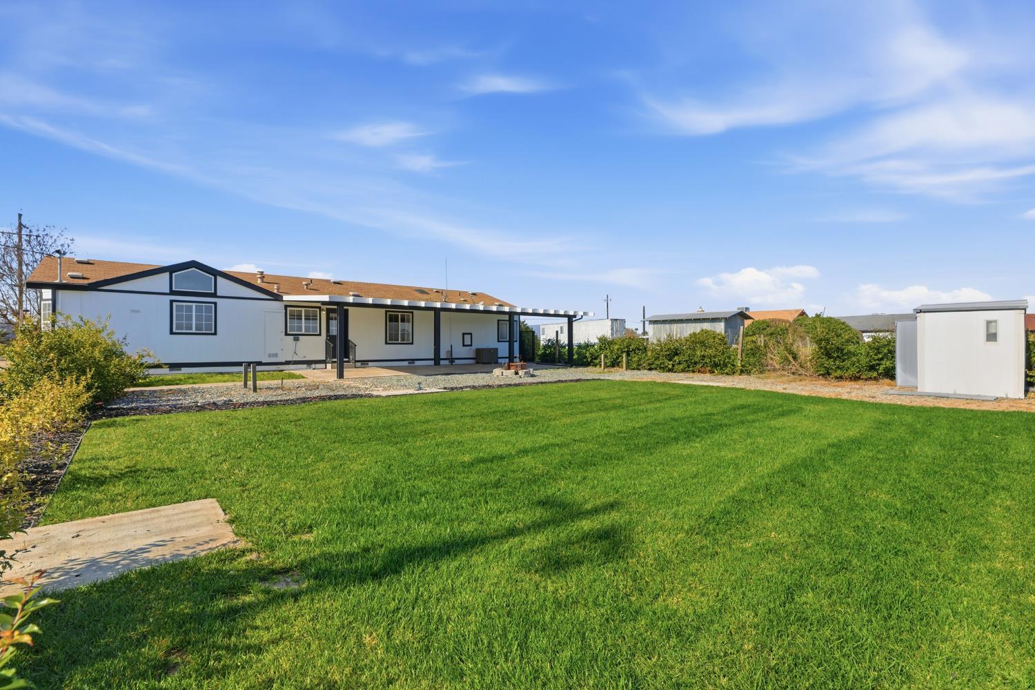 10118 Pioneer Ave, Oakdale, CA 95361