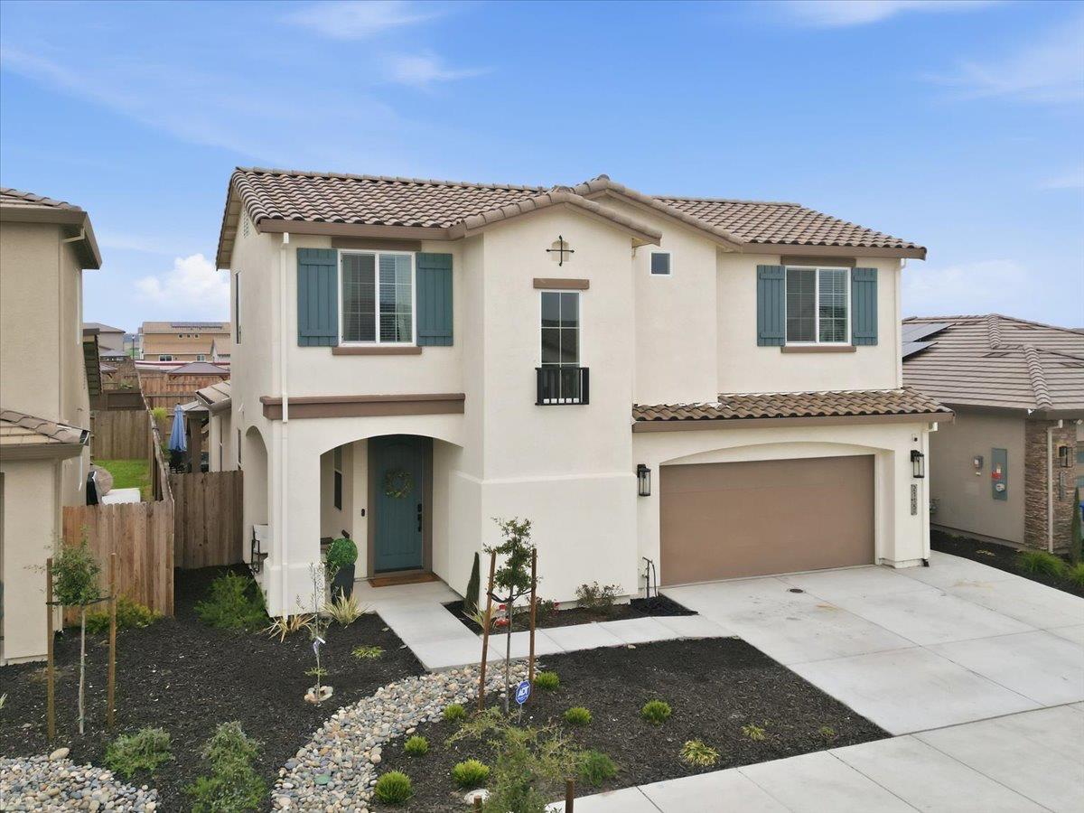 2115 Enchantment Dr., Manteca, CA 95337