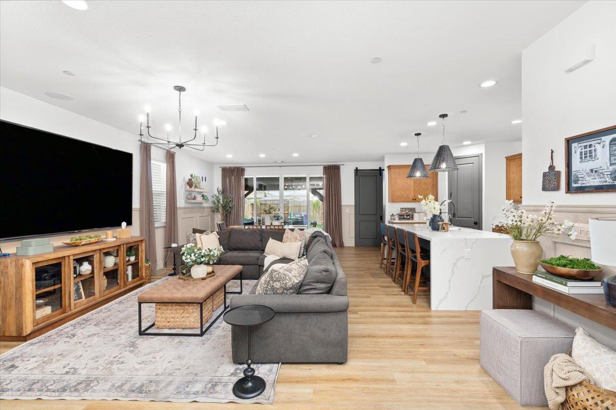 2115 Enchantment Dr., Manteca, CA 95337