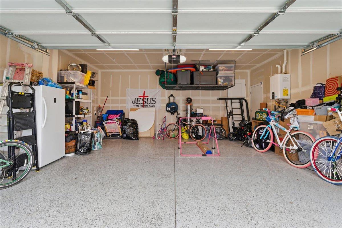 2115 Enchantment Dr., Manteca, CA 95337