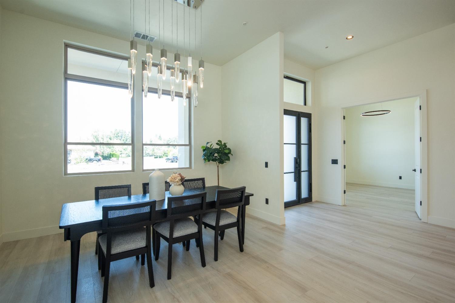 10318 Fox Borough Dr, Oakdale, CA 95361