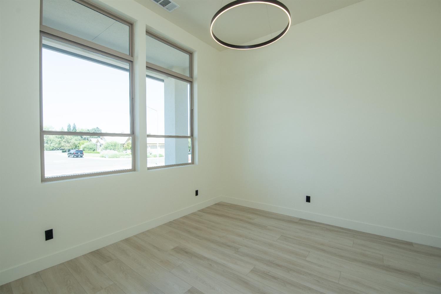 10318 Fox Borough Dr, Oakdale, CA 95361