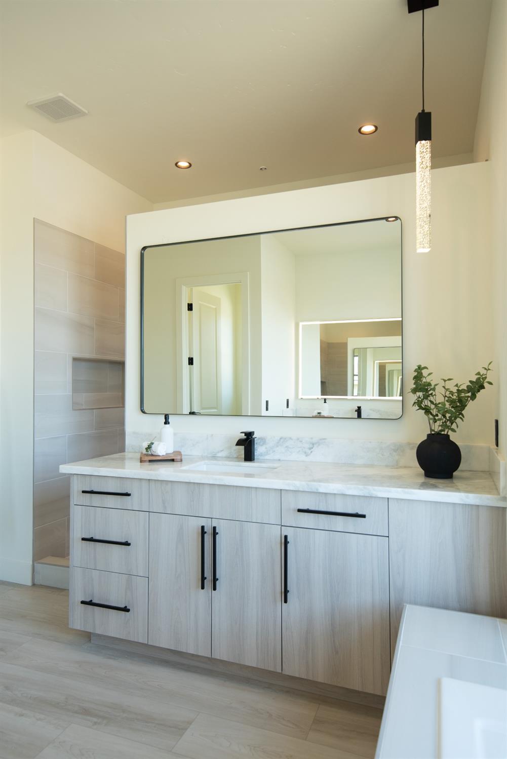 10318 Fox Borough Dr, Oakdale, CA 95361