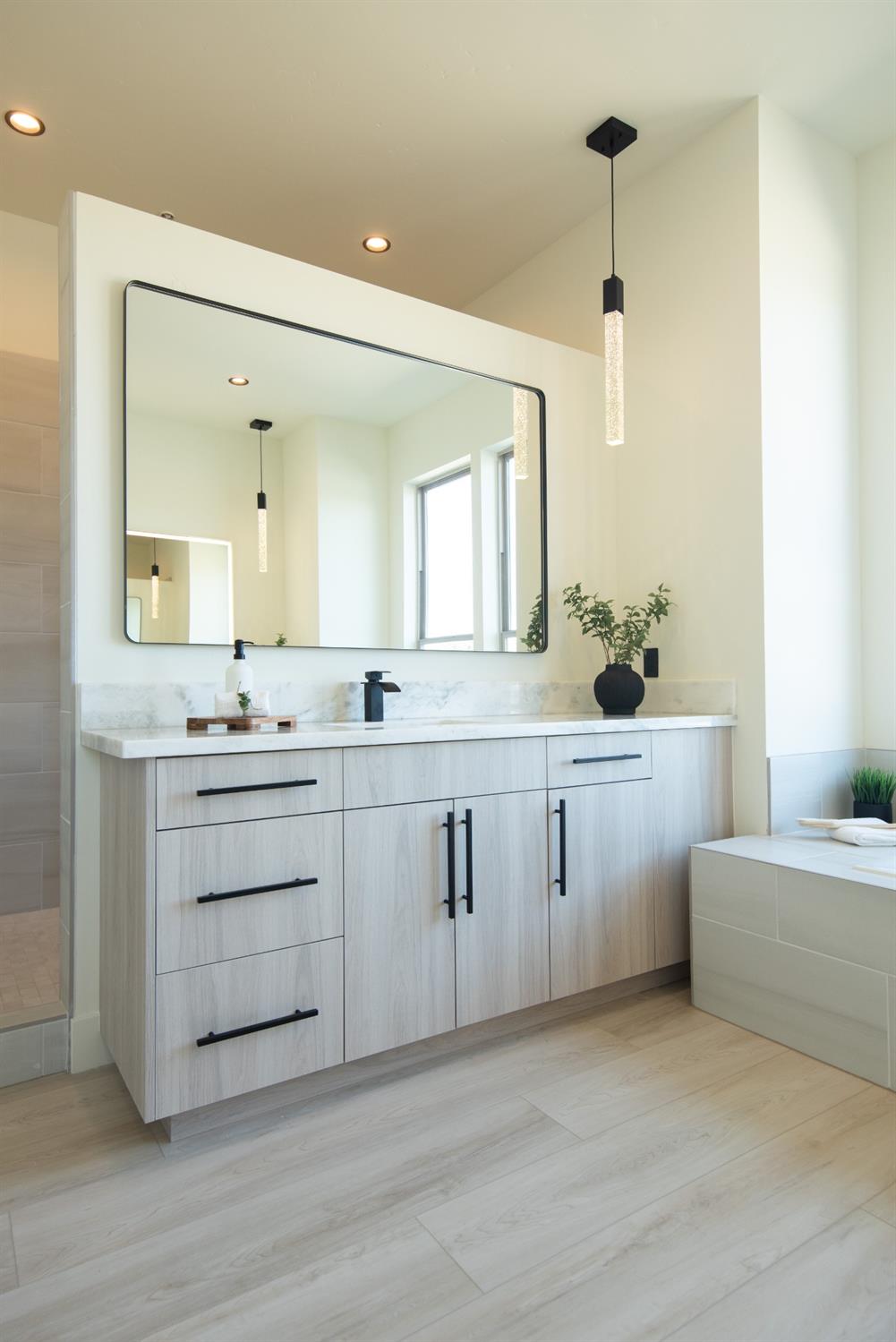 10318 Fox Borough Dr, Oakdale, CA 95361