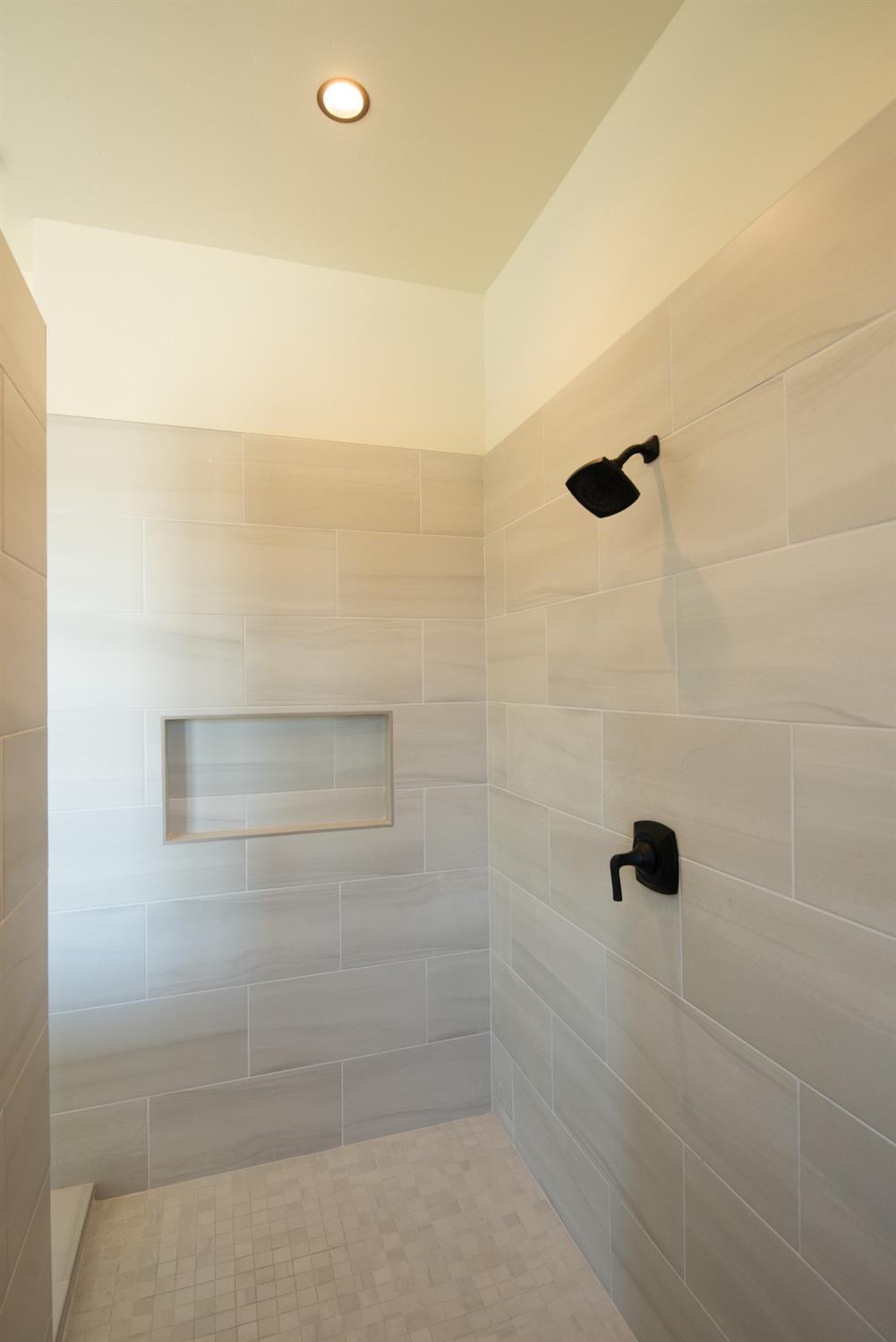 10318 Fox Borough Dr, Oakdale, CA 95361