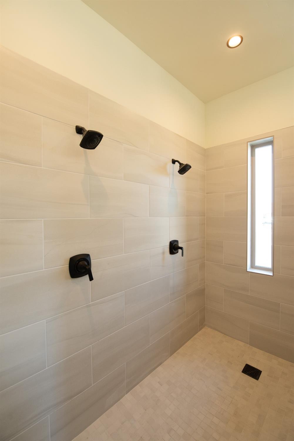 10318 Fox Borough Dr, Oakdale, CA 95361