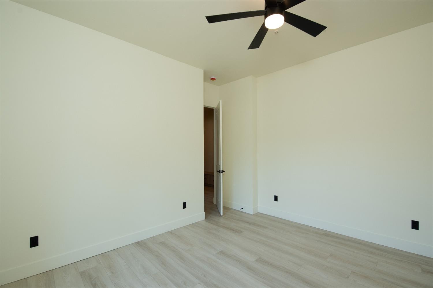 10318 Fox Borough Dr, Oakdale, CA 95361