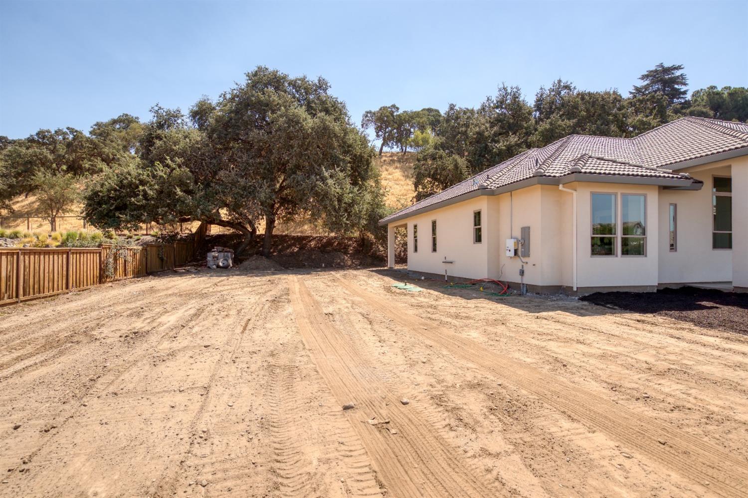 10318 Fox Borough Dr, Oakdale, CA 95361