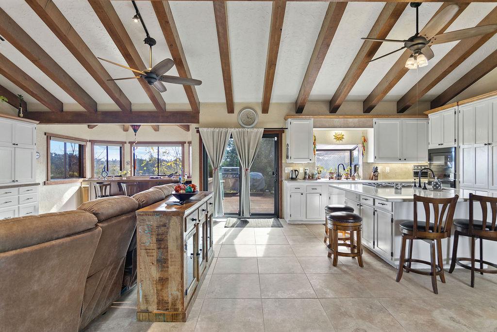 10722 Rawles Rd, Oakdale, CA 95361